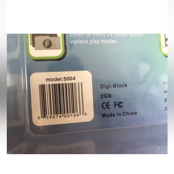New Vintage CUBE MP3 PLAYER, DIGI-BLOCK, 2GB MUSIC STORAGE SEALED PACKAGE - Picture 10 of 10